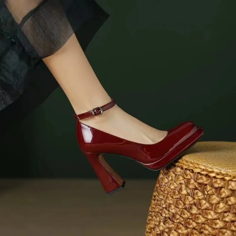 Fashionable high-heeled shoes. - Leather Classic Strap review and price